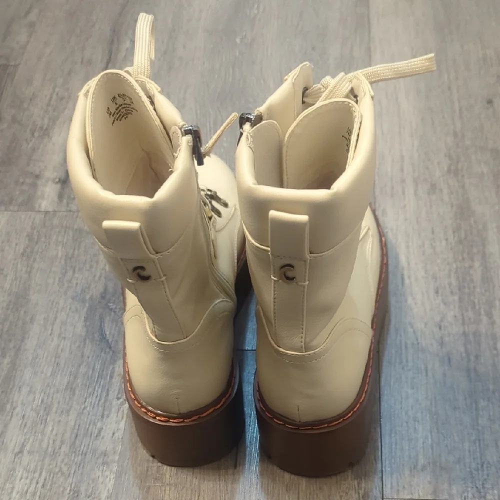 Circus by Sam Edelman Cream Combat Boots with Lace-Up Design - Picture 3 of 9